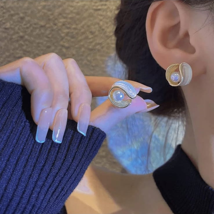 Twist Halo Stud