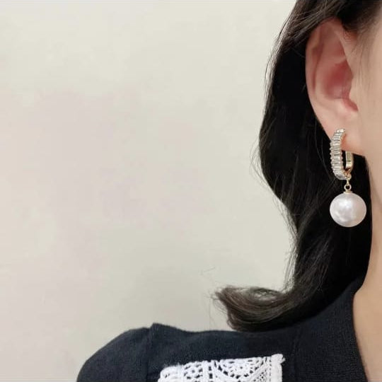 Twinkle Pearl Hoop