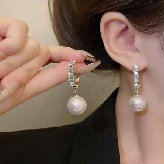 Twinkle Pearl Hoop