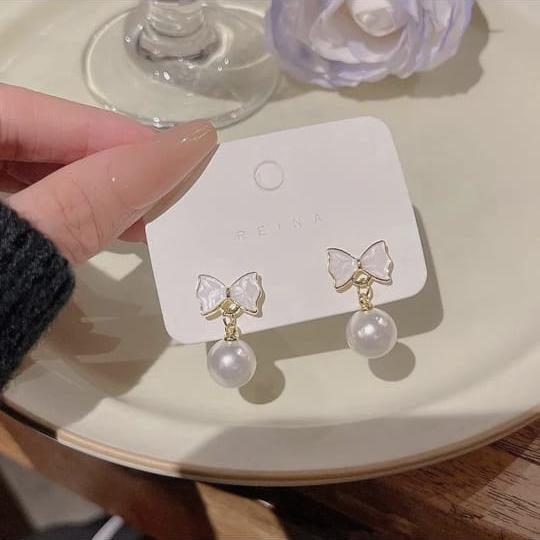 Korean Pearl Glittering Earring
