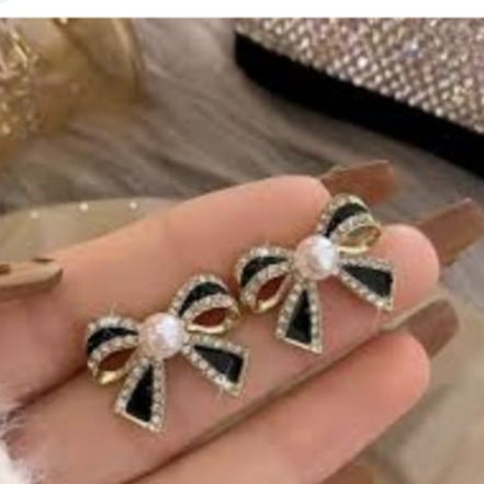 Mystic Bow Stud Earring