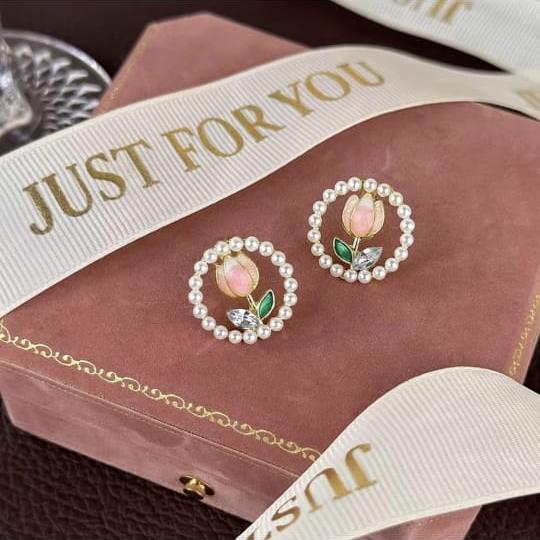 Tulip Pearl round earrings