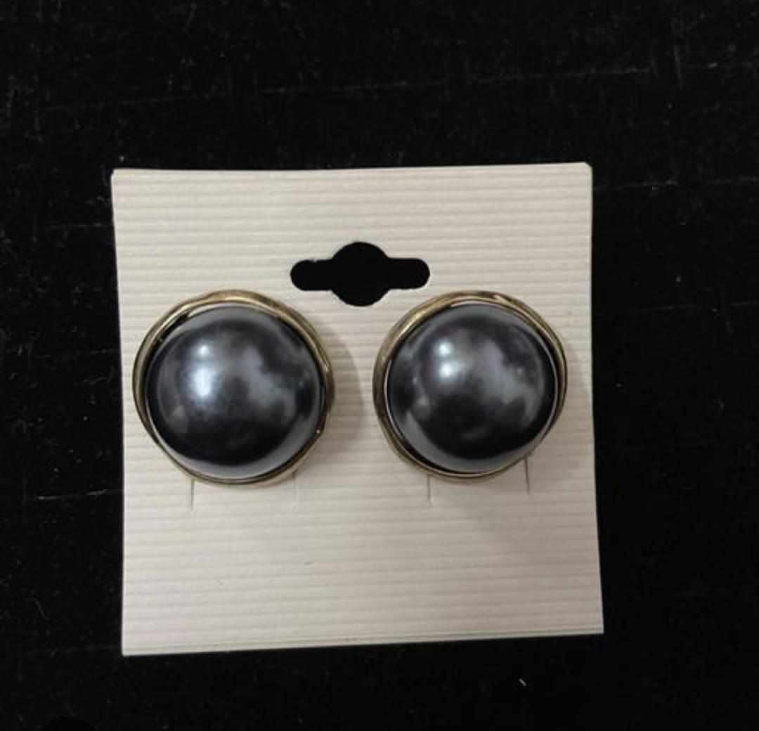 Grey Orbit Stud
