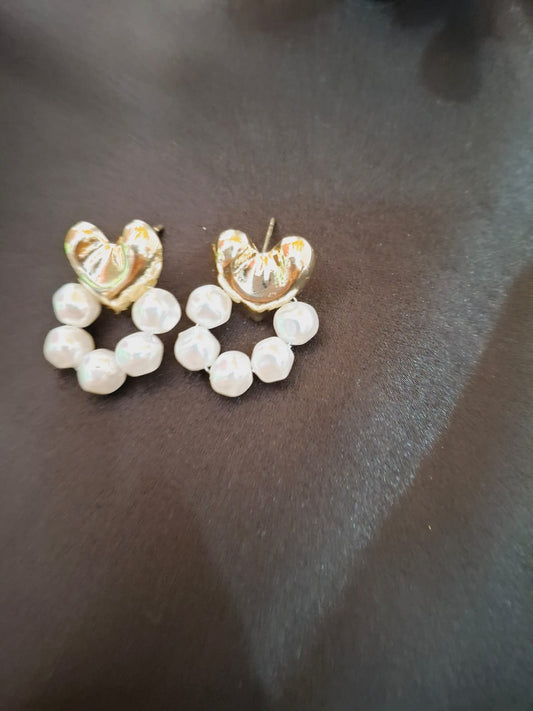 love pearl stud Earring