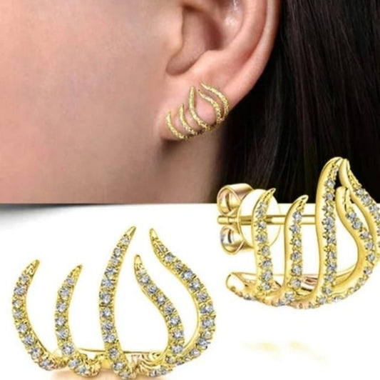 Gold Claw Stud Earring