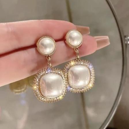 Sophia Pearl Drop Earring